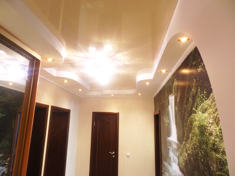  потолок в холле в Тюмени фото, цены от 2241 р. кв.м - Атлас