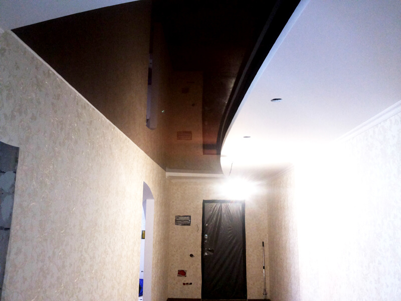 Фото из галереи - натяжной потолок в холле